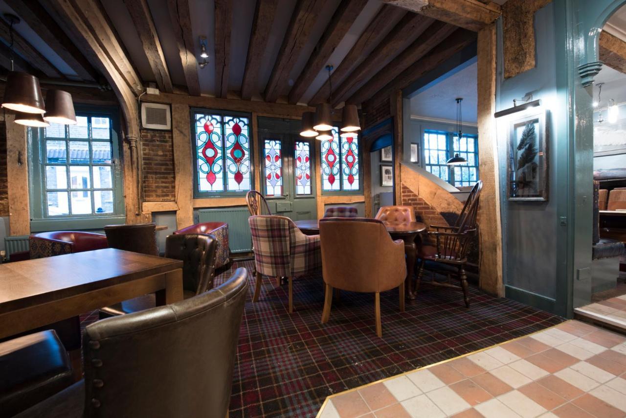 The Ostrich Inn Colnbrook London Heathrow Slough Exterior foto