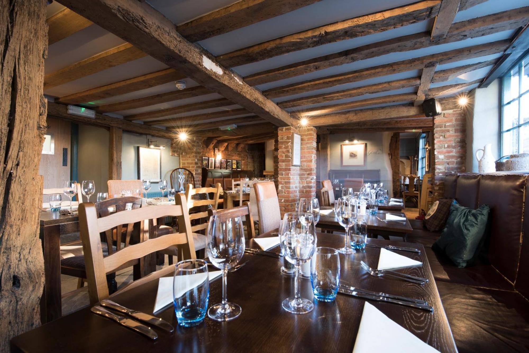 The Ostrich Inn Colnbrook London Heathrow Slough Exterior foto